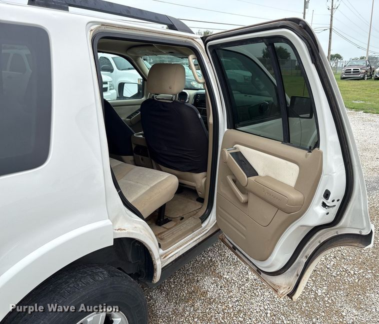 image for item DY2480 2008 Ford Explorer SUV