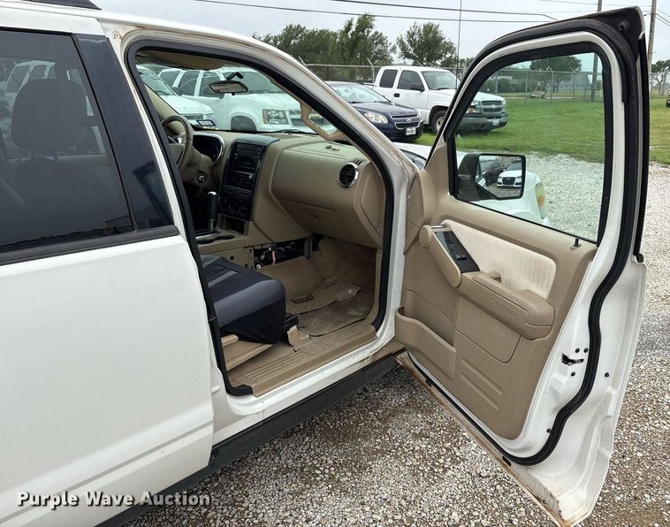image for item DY2480 2008 Ford Explorer SUV