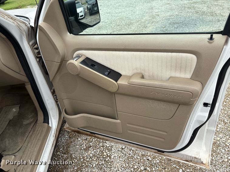 image for item DY2480 2008 Ford Explorer SUV