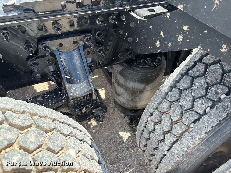 image for item DY2482 2021 Mack Pinnacle  semi truck