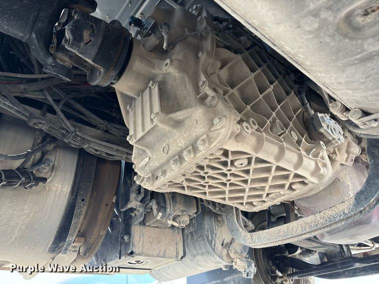 image for item DY2482 2021 Mack Pinnacle  semi truck