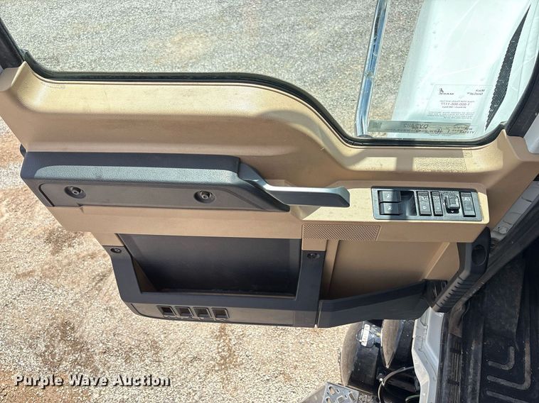 image for item DY2482 2021 Mack Pinnacle  semi truck