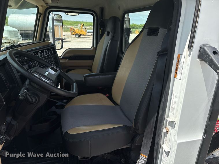 image for item DY2482 2021 Mack Pinnacle  semi truck