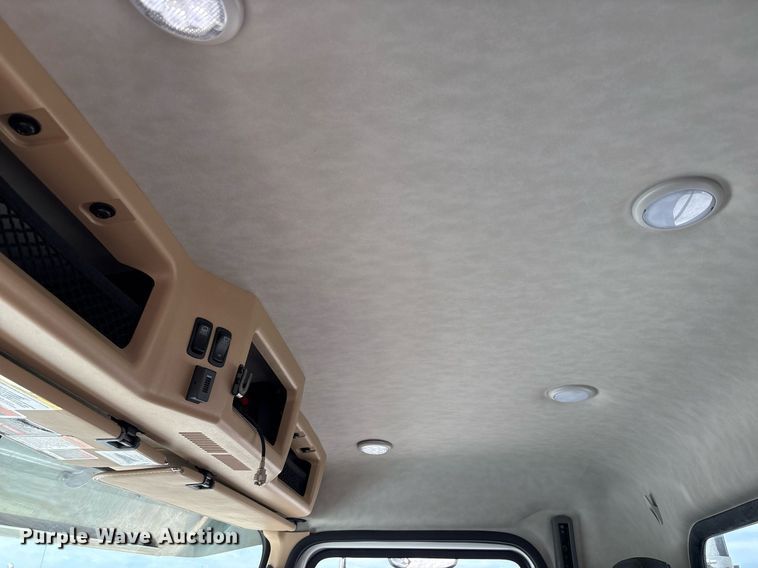 image for item DY2482 2021 Mack Pinnacle  semi truck