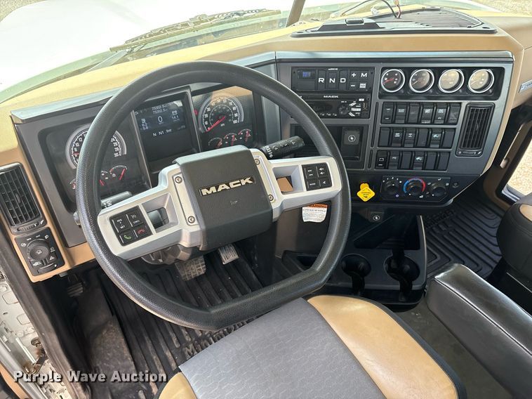 image for item DY2482 2021 Mack Pinnacle  semi truck