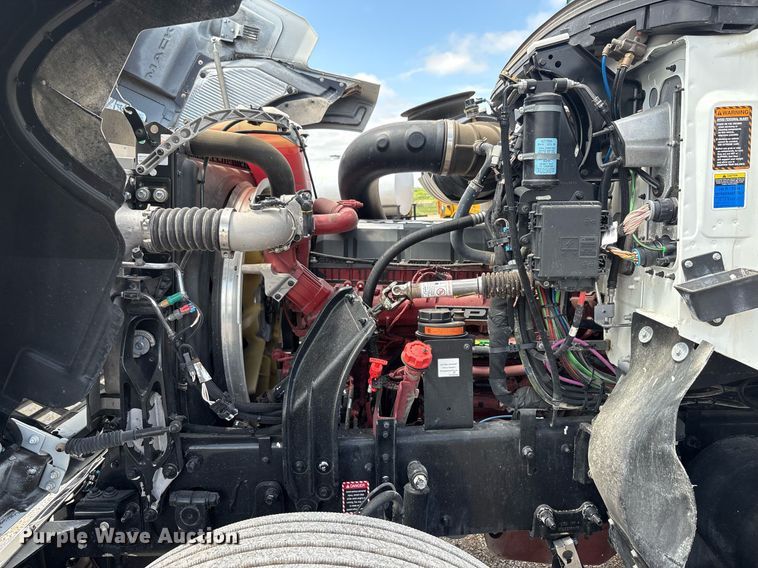 image for item DY2482 2021 Mack Pinnacle  semi truck