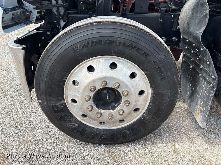 image for item DY2482 2021 Mack Pinnacle  semi truck