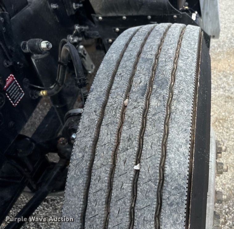 image for item DY2482 2021 Mack Pinnacle  semi truck