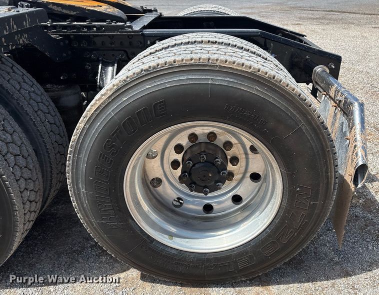 image for item DY2482 2021 Mack Pinnacle  semi truck