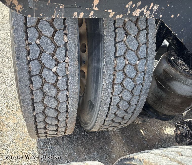 image for item DY2482 2021 Mack Pinnacle  semi truck