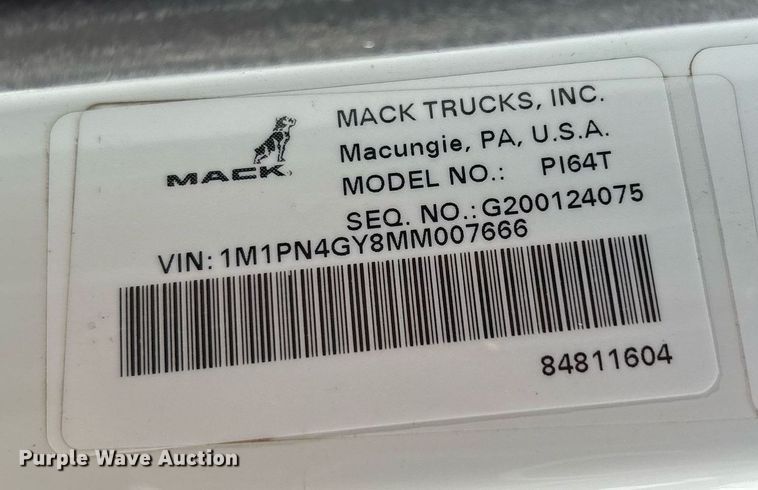 image for item DY2482 2021 Mack Pinnacle  semi truck