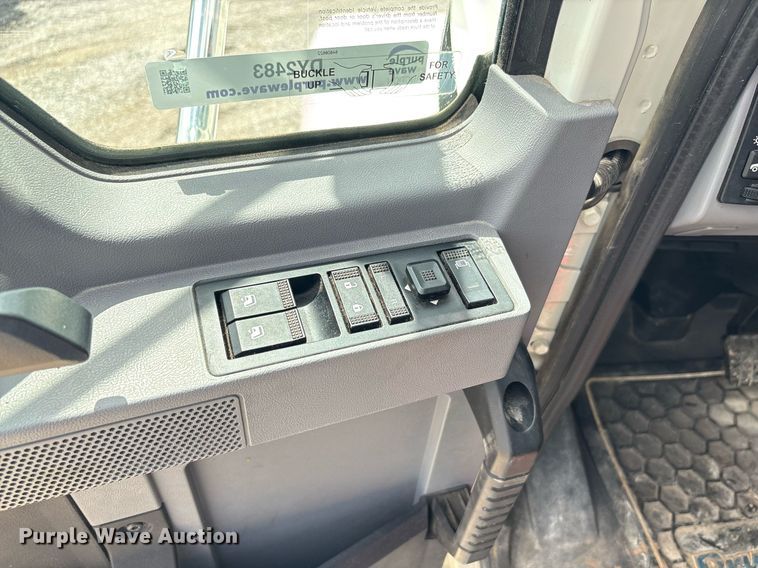 image for item DY2483 2020 Mack Pinnacle semi truck