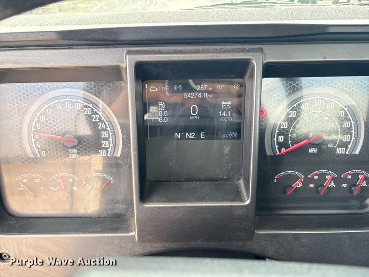 image for item DY2483 2020 Mack Pinnacle semi truck