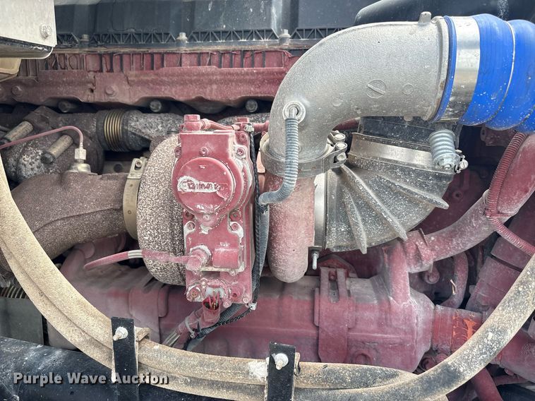 image for item DY2483 2020 Mack Pinnacle semi truck