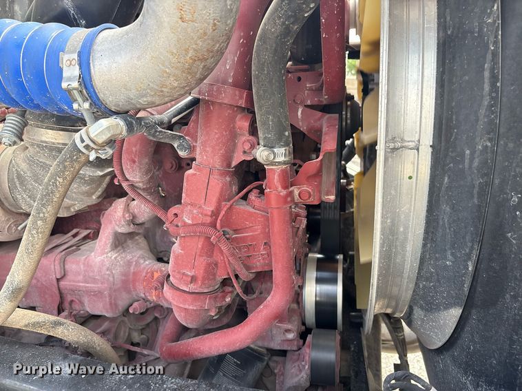 image for item DY2483 2020 Mack Pinnacle semi truck