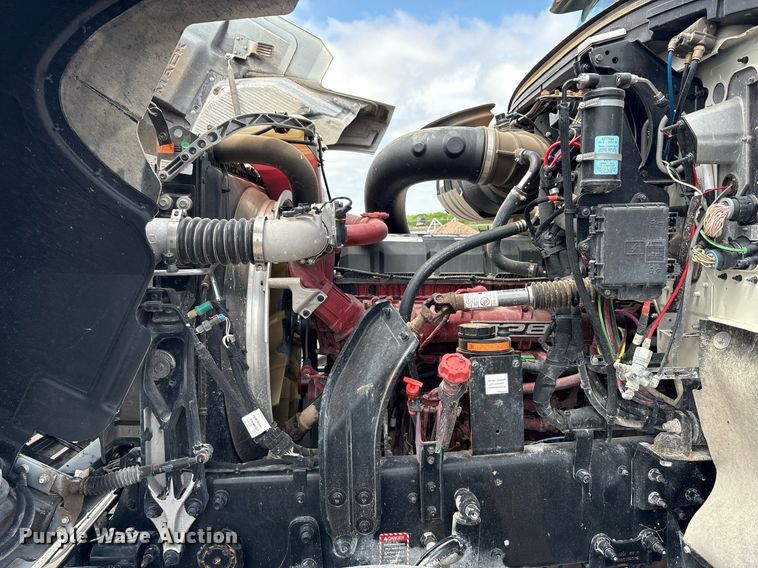 image for item DY2483 2020 Mack Pinnacle semi truck