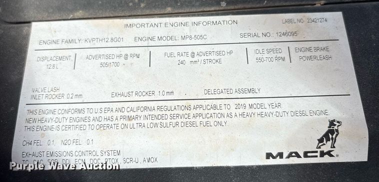 image for item DY2483 2020 Mack Pinnacle semi truck