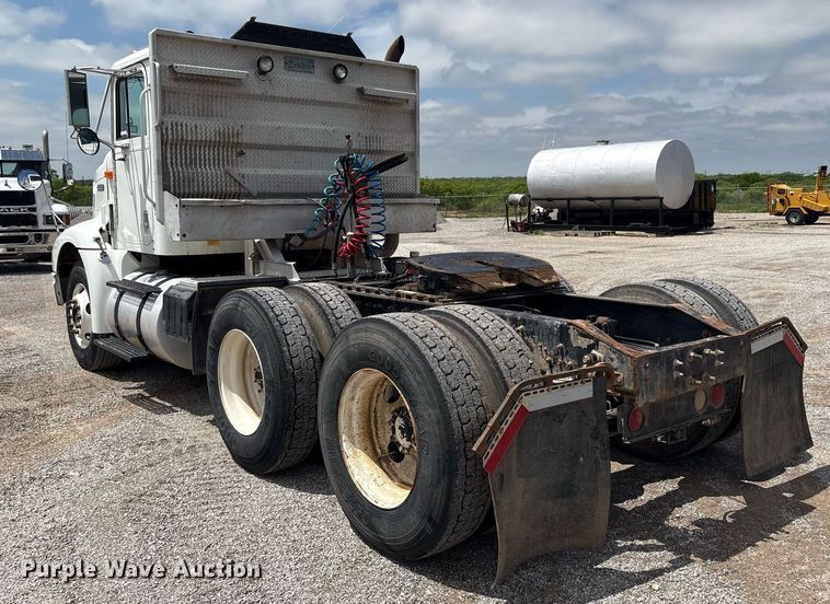 image for item DY2484 1998 International 9100 semi truck