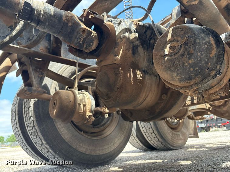 image for item DY2484 1998 International 9100 semi truck