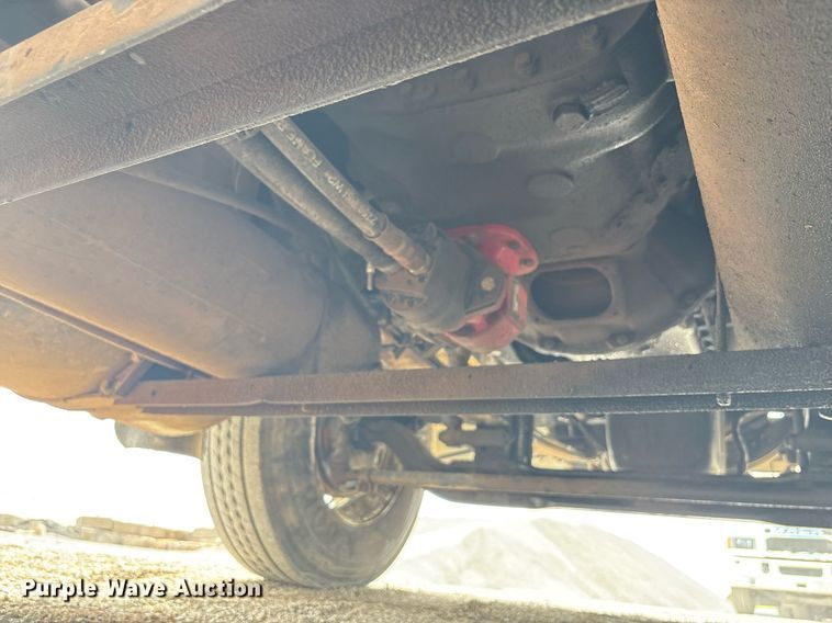 image for item DY2484 1998 International 9100 semi truck