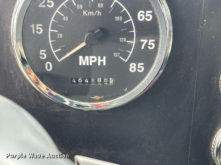 image for item DY2484 1998 International 9100 semi truck