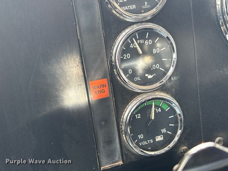 image for item DY2484 1998 International 9100 semi truck