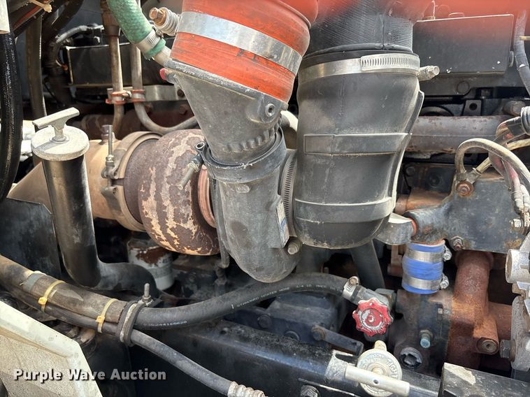 image for item DY2484 1998 International 9100 semi truck