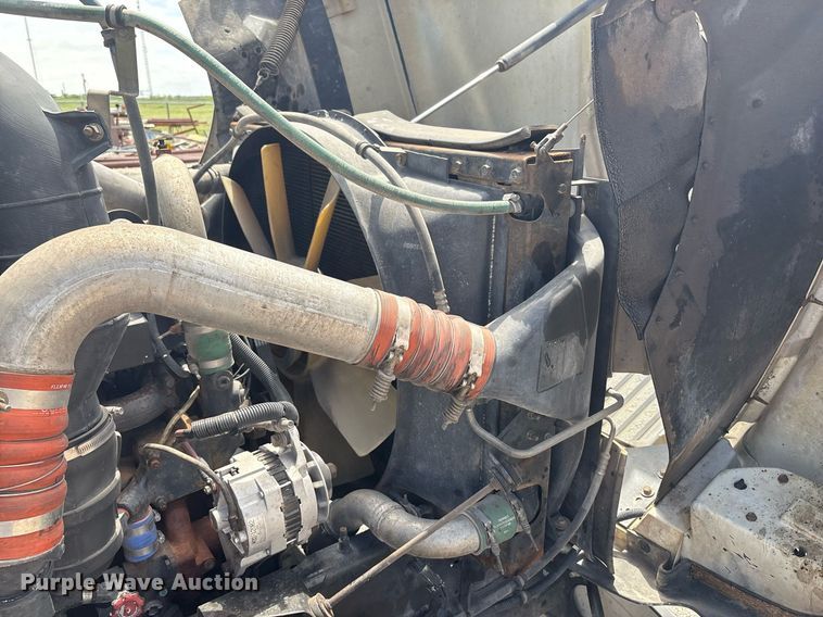 image for item DY2484 1998 International 9100 semi truck