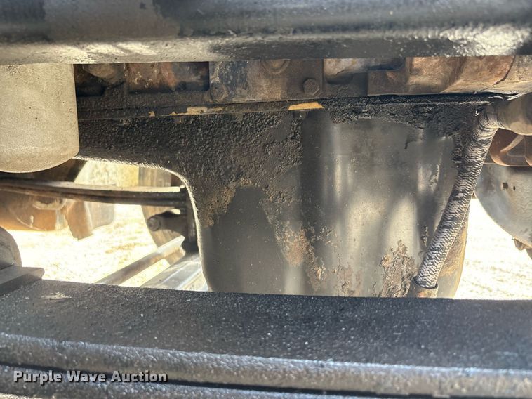 image for item DY2484 1998 International 9100 semi truck