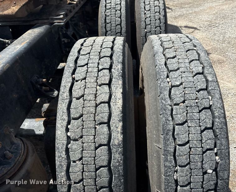 image for item DY2484 1998 International 9100 semi truck