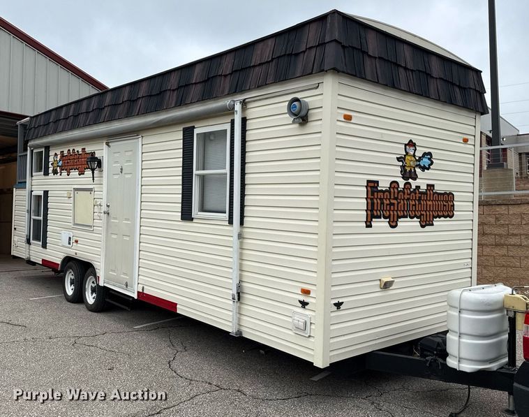 image for item DY8000 1995 Serro Scotty RV fire safety training trailer