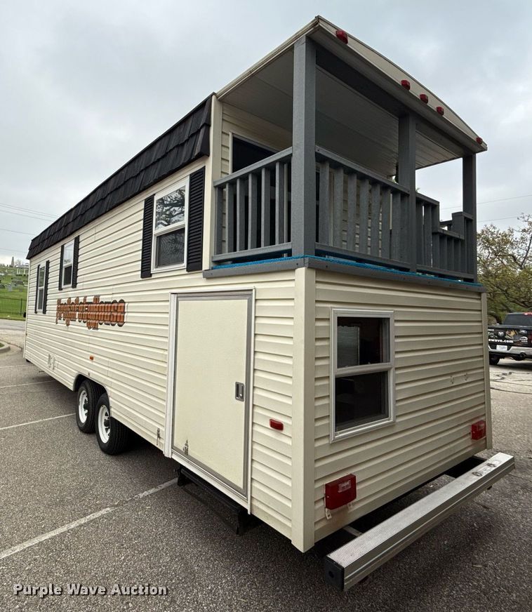 image for item DY8000 1995 Serro Scotty RV fire safety training trailer