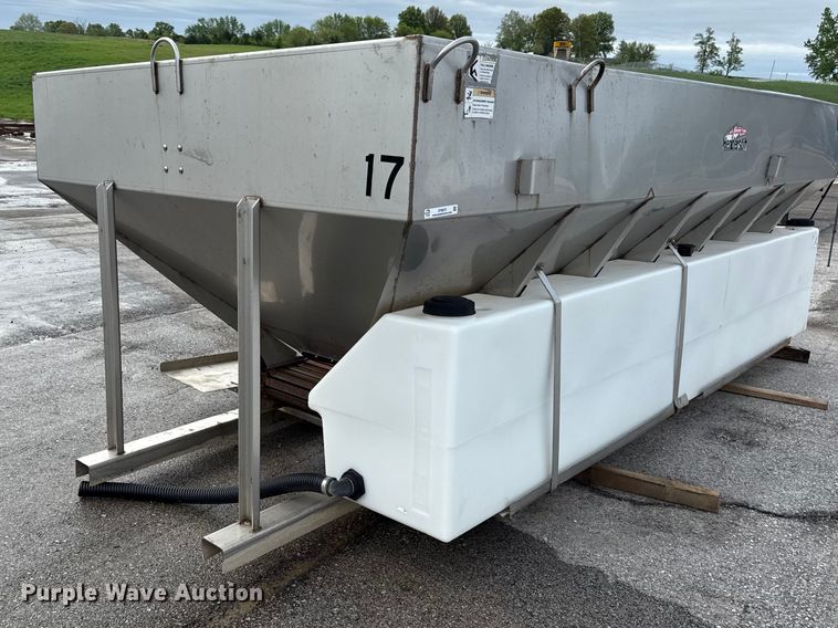 image for item DY8072 Henderson spreader