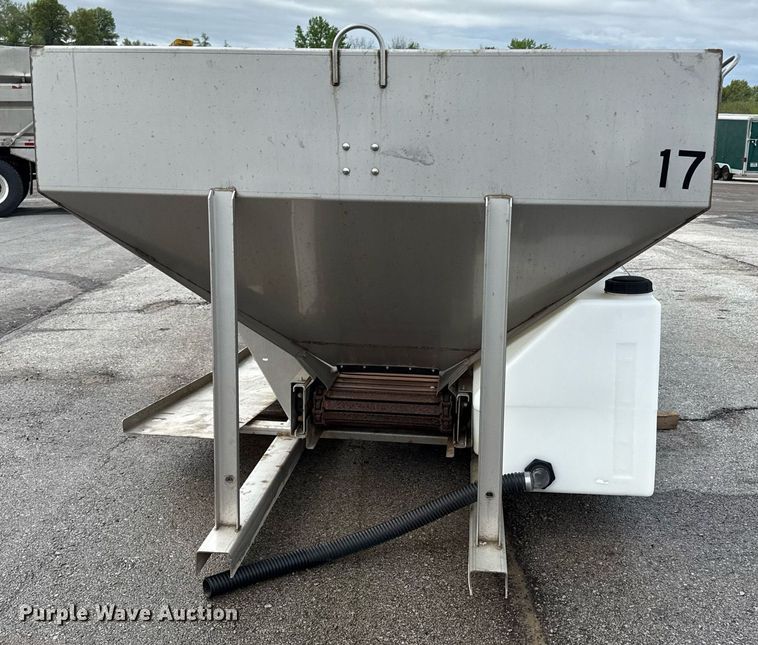 image for item DY8072 Henderson spreader