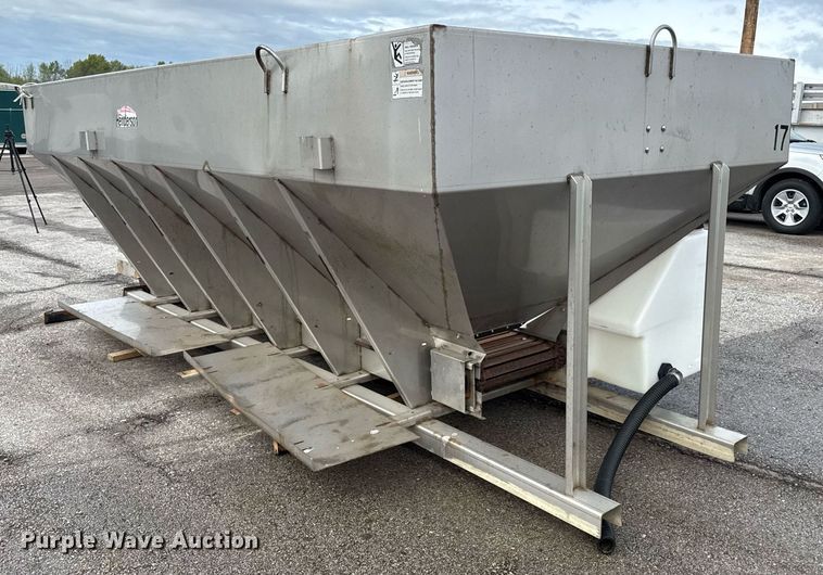 image for item DY8072 Henderson spreader