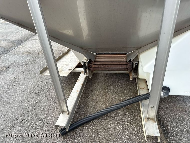 image for item DY8072 Henderson spreader