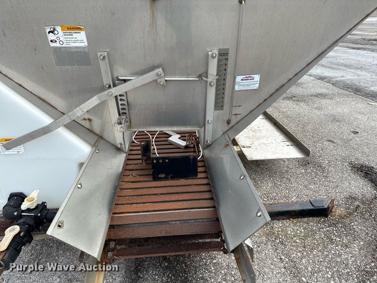 image for item DY8072 Henderson spreader