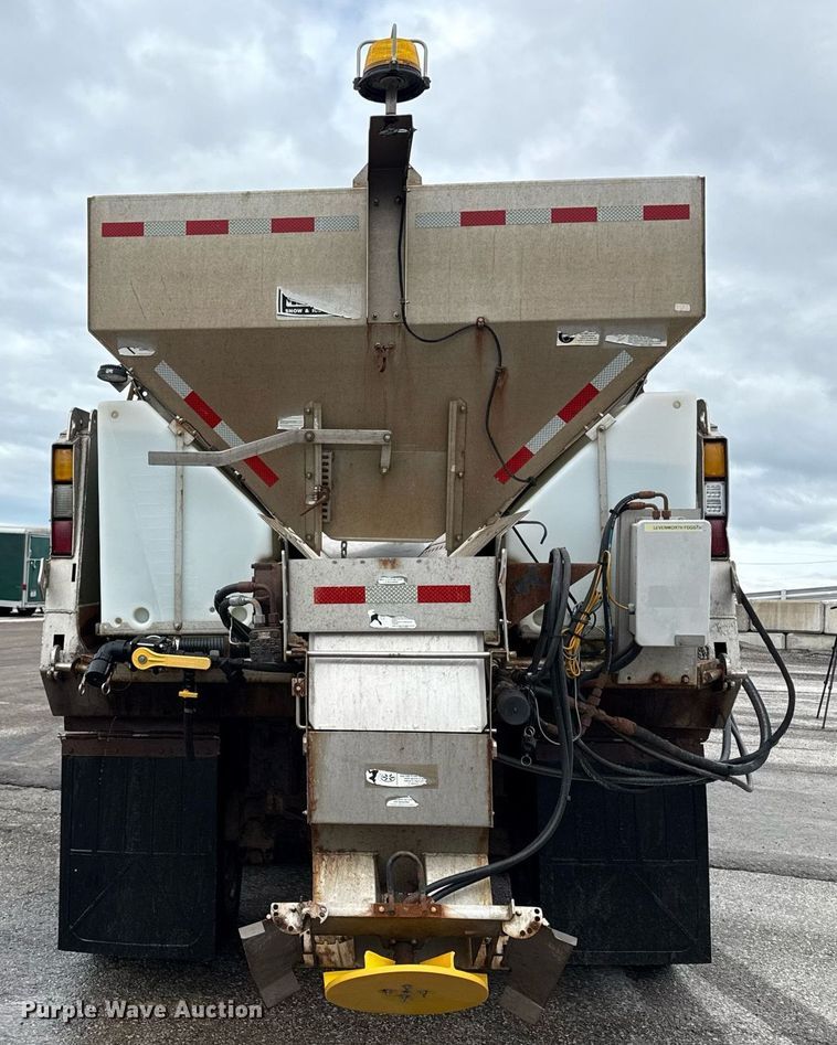 image for item DY8073 2015 Freightliner 108SD dump truck