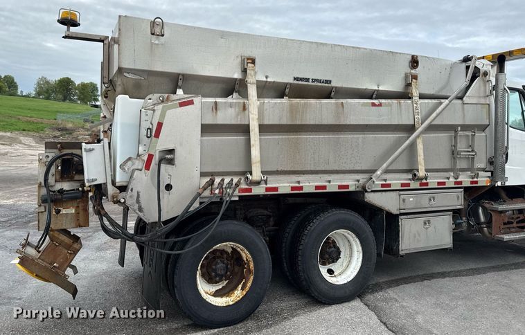 image for item DY8073 2015 Freightliner 108SD dump truck