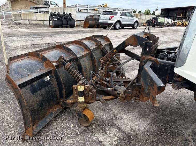 image for item DY8073 2015 Freightliner 108SD dump truck