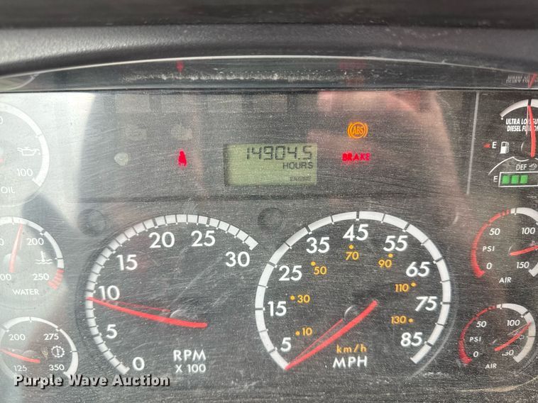 image for item DY8073 2015 Freightliner 108SD dump truck