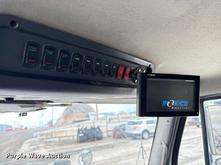 image for item DY8073 2015 Freightliner 108SD dump truck