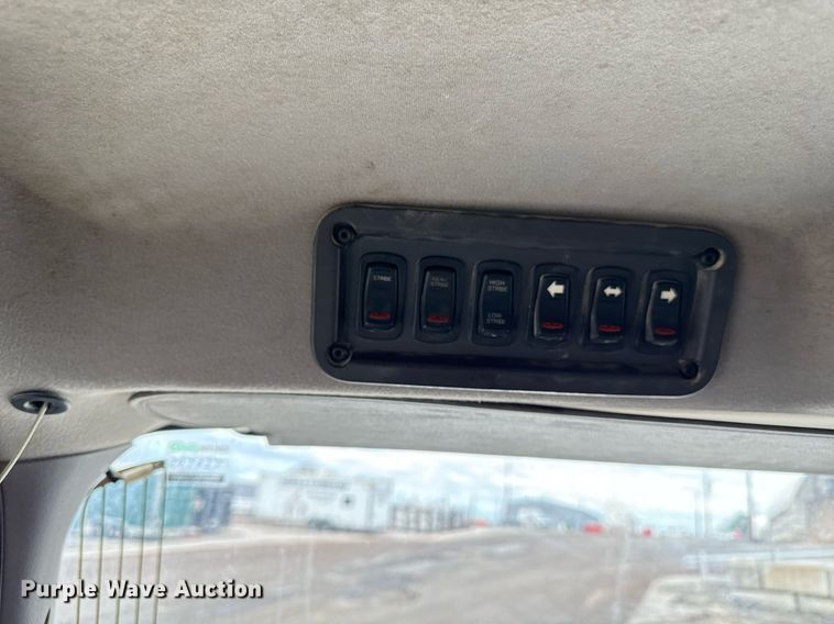 image for item DY8073 2015 Freightliner 108SD dump truck