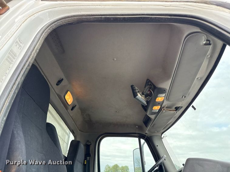 image for item DY8073 2015 Freightliner 108SD dump truck