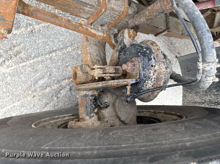 image for item DY8073 2015 Freightliner 108SD dump truck