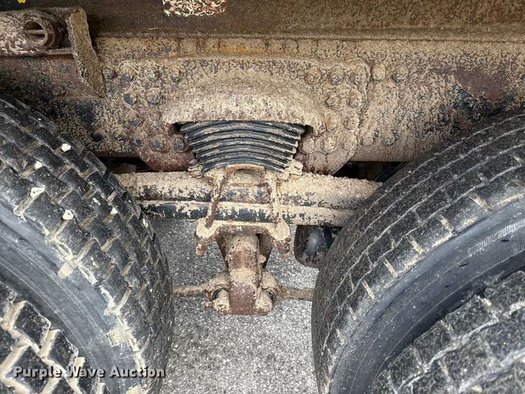 image for item DY8073 2015 Freightliner 108SD dump truck