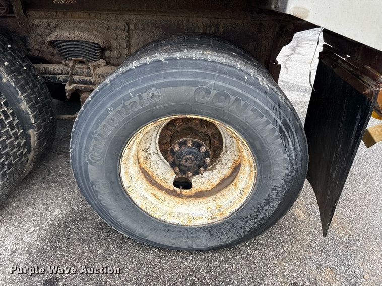 image for item DY8073 2015 Freightliner 108SD dump truck