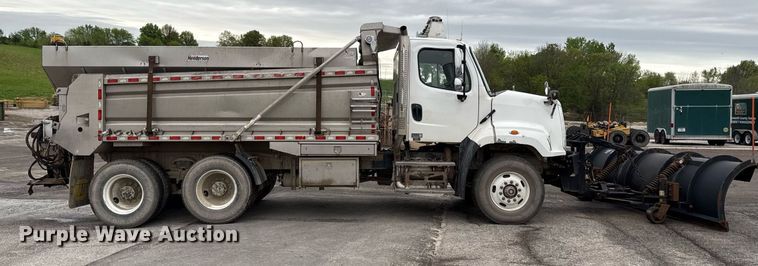 image for item DY8074 2015 Freightliner 108SD dump truck