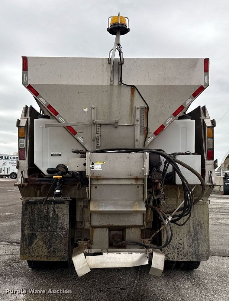 image for item DY8074 2015 Freightliner 108SD dump truck