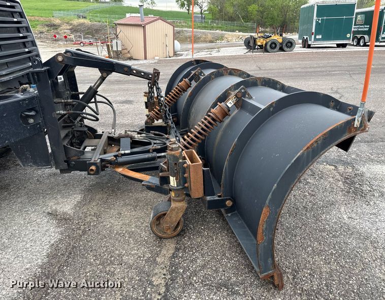 image for item DY8074 2015 Freightliner 108SD dump truck